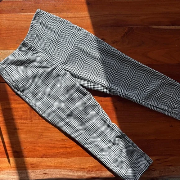 Club Monaco Black and White Plaid Cropped Pants - Picture 6 of 12